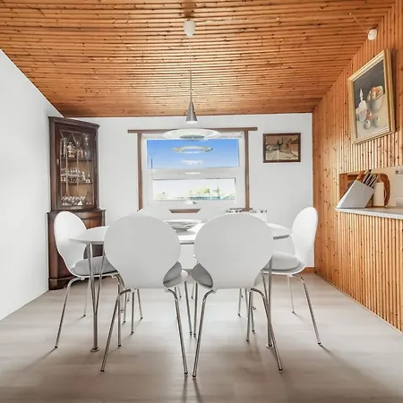 Bozin - 200m From The Sea By Interhome *