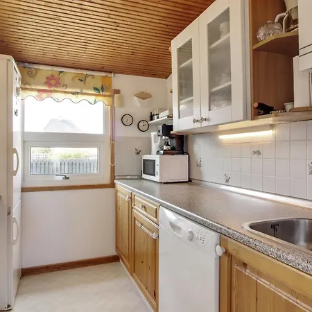 Bozin - 200m From The Sea By Interhome