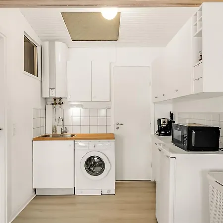 Vakantiehuis Bozin - 200m From The Sea By Interhome *